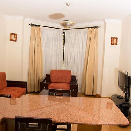 Natural Oak Apartments Nairobi Buitenkant foto