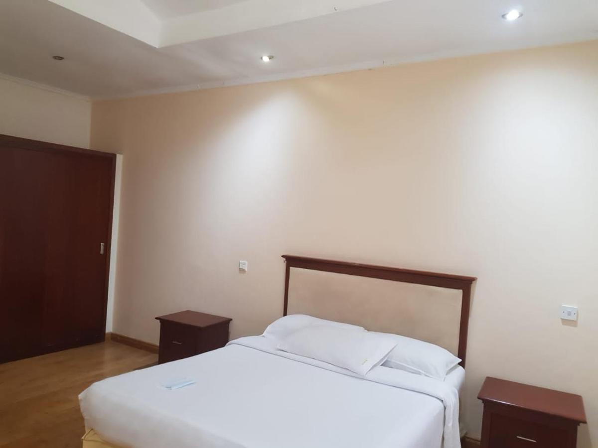 Natural Oak Apartments Nairobi Buitenkant foto