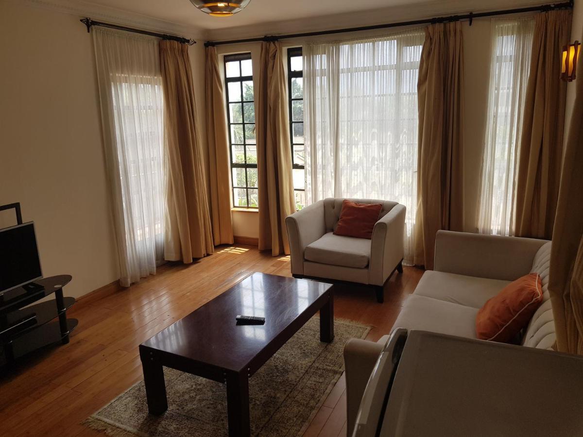 Natural Oak Apartments Nairobi Buitenkant foto
