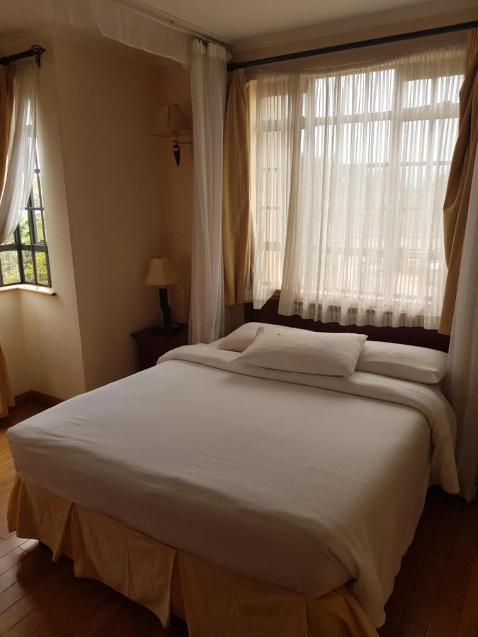 Natural Oak Apartments Nairobi Buitenkant foto