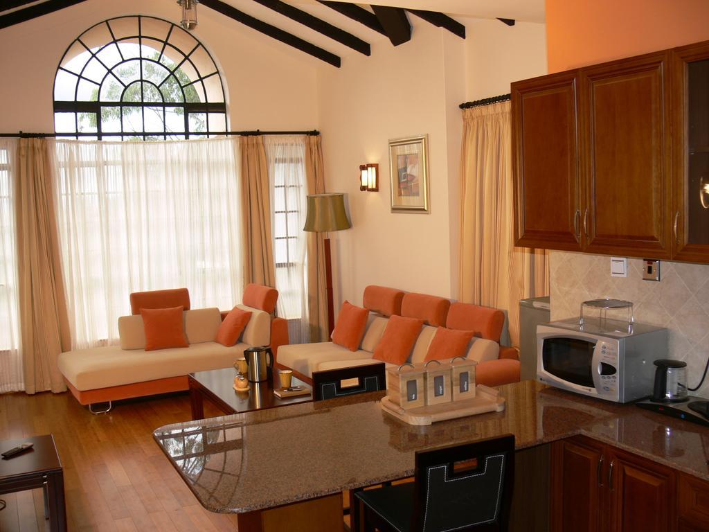 Natural Oak Apartments Nairobi Kamer foto