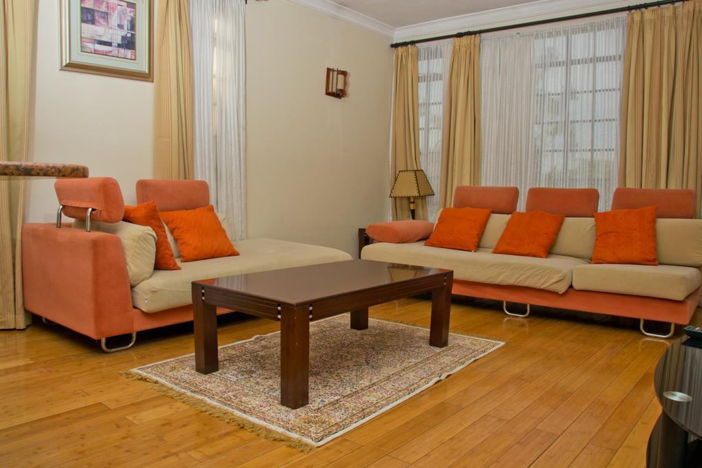 Natural Oak Apartments Nairobi Buitenkant foto